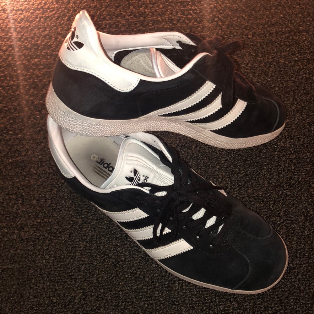 Women’s Adidas Gazelle Sneakers